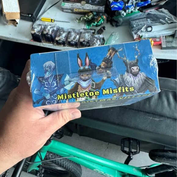 War in Christmas village figurines - Picture 2 of 3